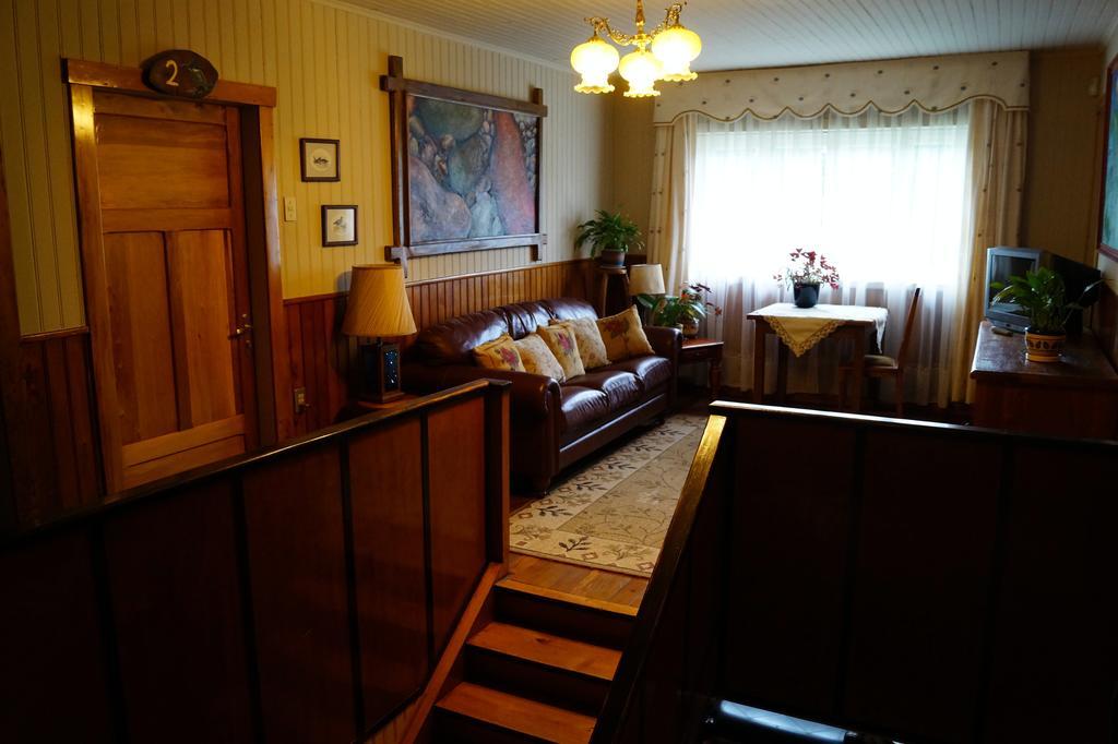 Tradicion Austral Bed & Breakfast ปูแอร์โตบารัส ภายนอก รูปภาพ